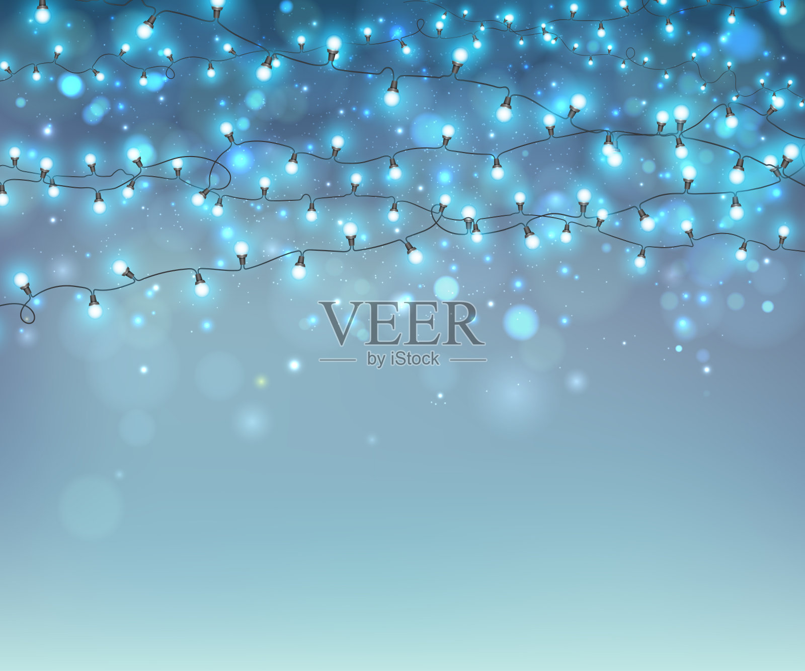 发光的圣诞花环在蓝色背景与散焦。现实的发光灯泡，魔术灯的节日装饰。插画图片素材