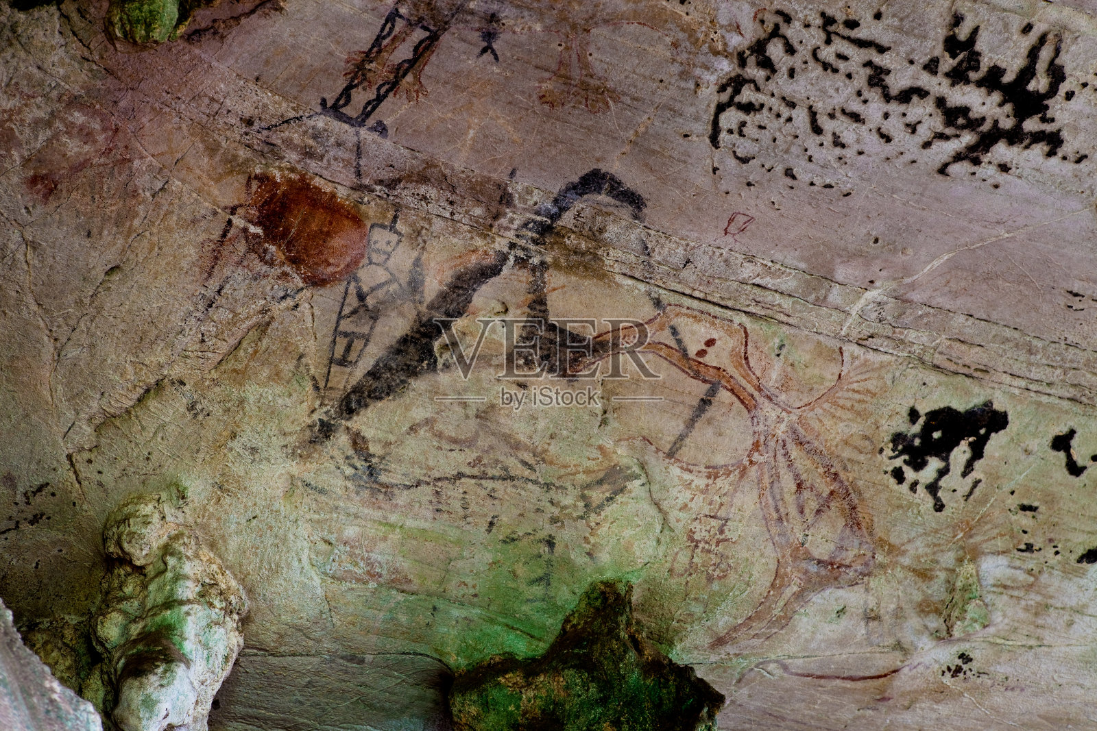 三、五千年前的史前岩洞壁画，泰国阿罗甲米照片摄影图片