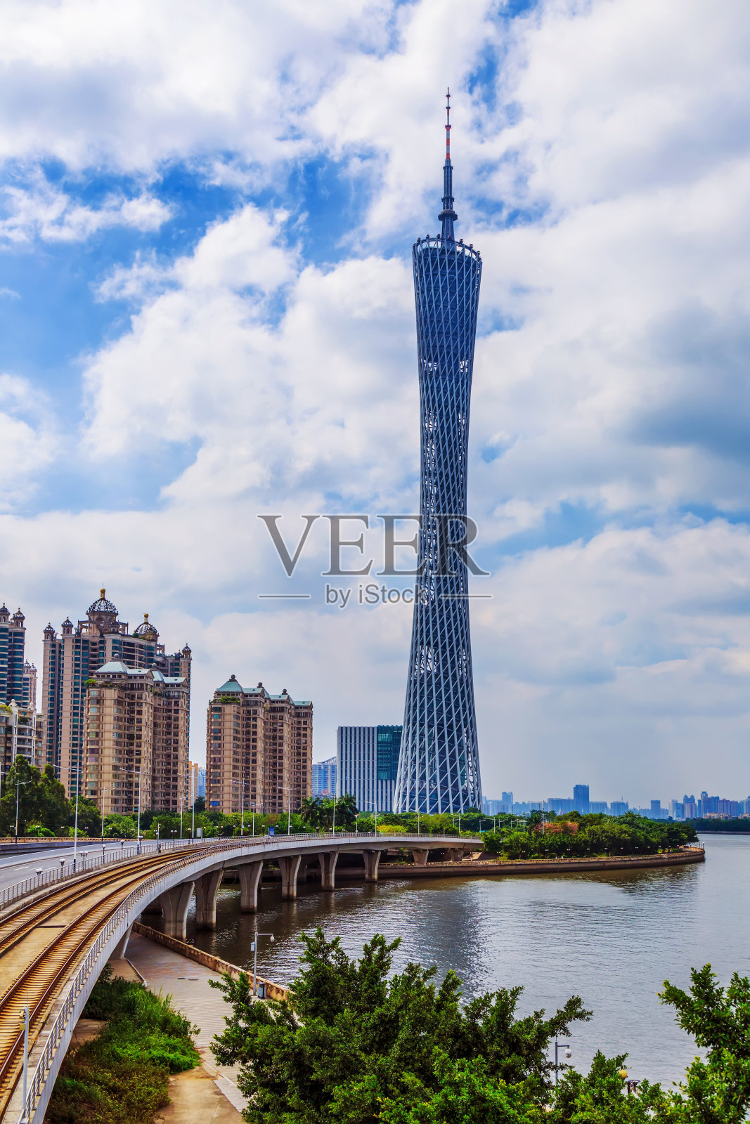 广州城市建筑景观的天际线照片摄影图片
