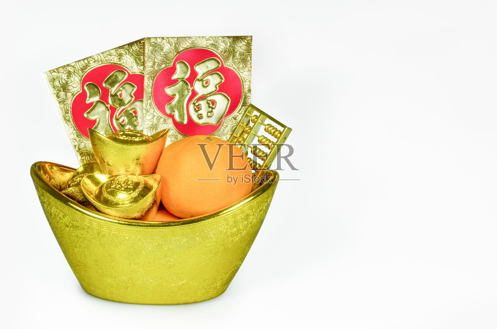 中国金锭(外文翻译为祝福的意思)装饰孤立在白色背景上。照片摄影图片