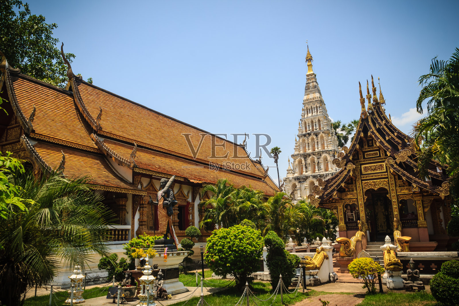 美丽的切地利亚姆寺(方塔寺)，在泰国的Wiang Kum Kam考古地区唯一的古老寺庙仍然是一个工作寺庙，居住在清迈的僧侣。照片摄影图片