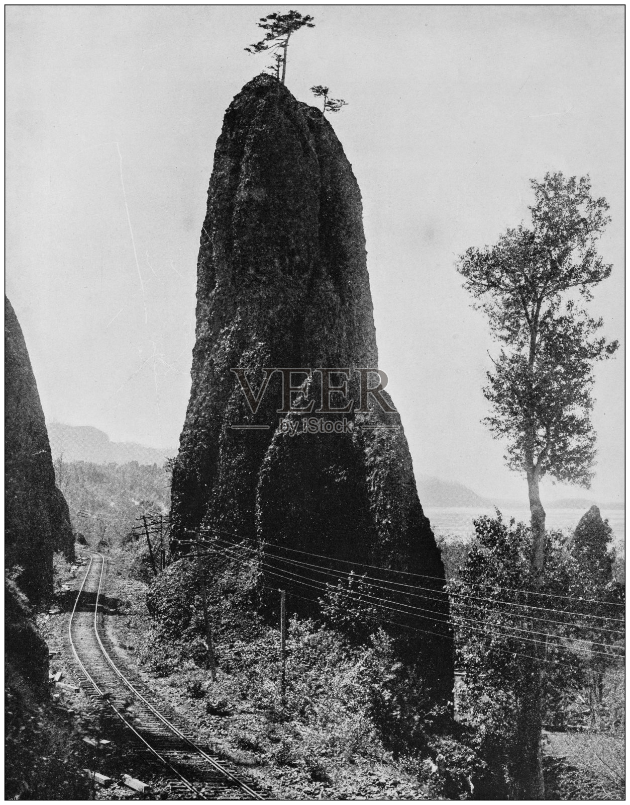 世界著名景点的古老照片:大力神柱，哥伦比亚河，北太平洋铁路照片摄影图片