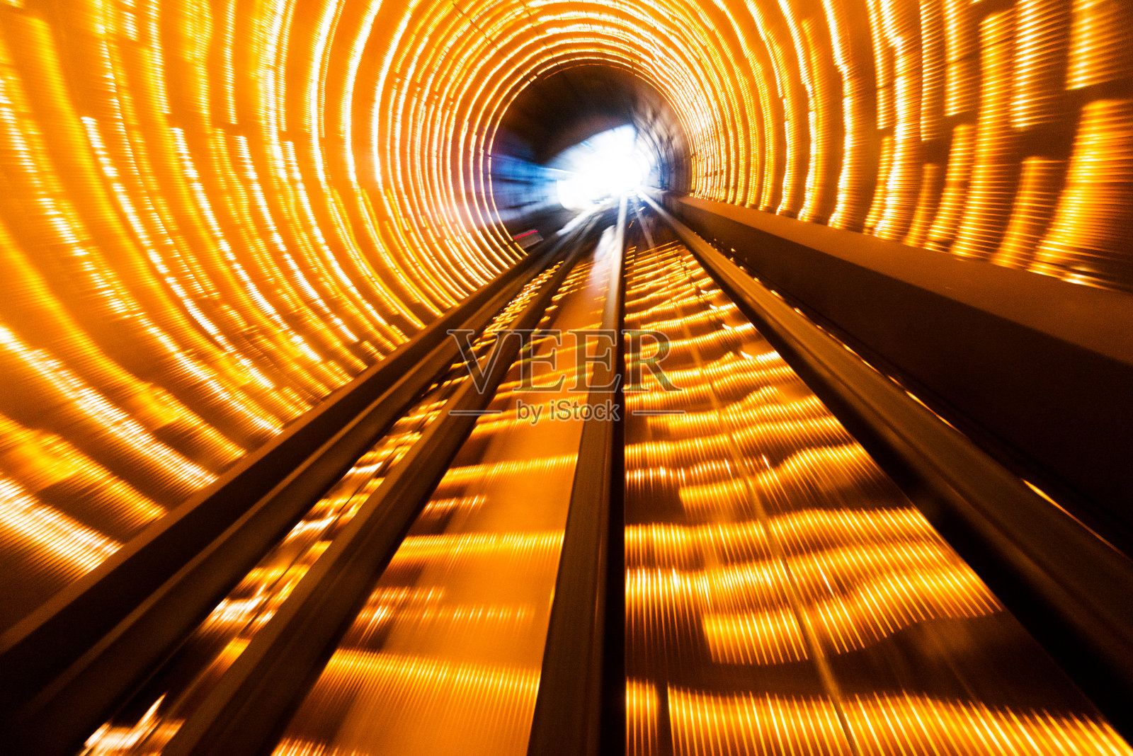 Yollow光隧道照片摄影图片