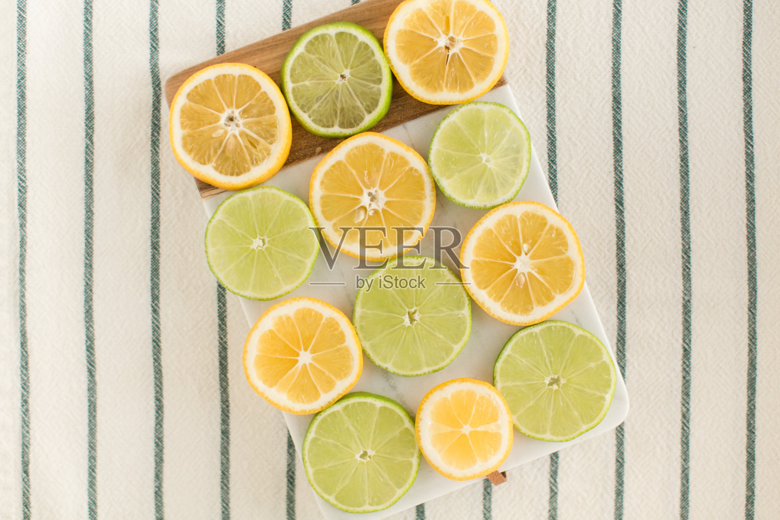 黄色和绿色的柑橘片照片摄影图片