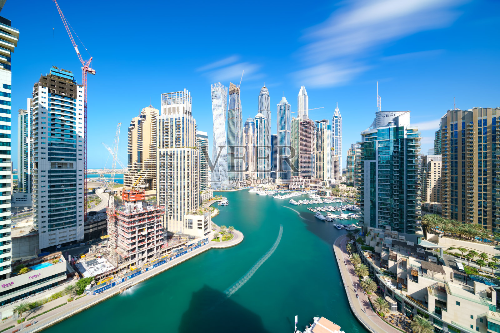 迪拜滨海城市天际线照片摄影图片