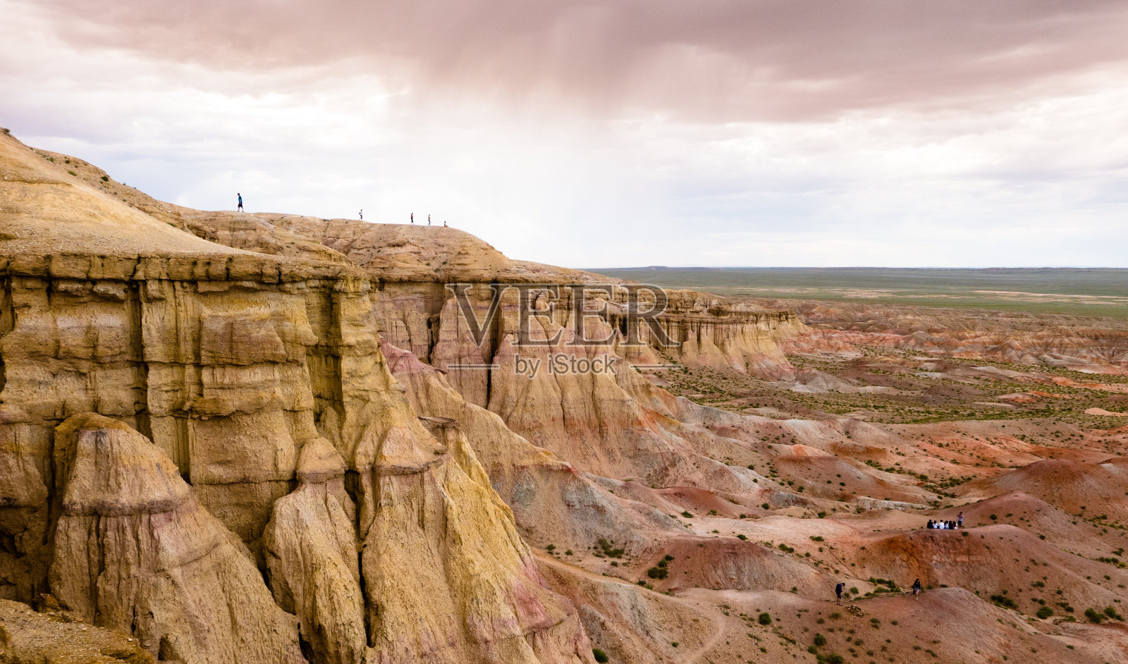 在蒙古戈壁沙漠有令人惊叹的峡谷景观照片摄影图片