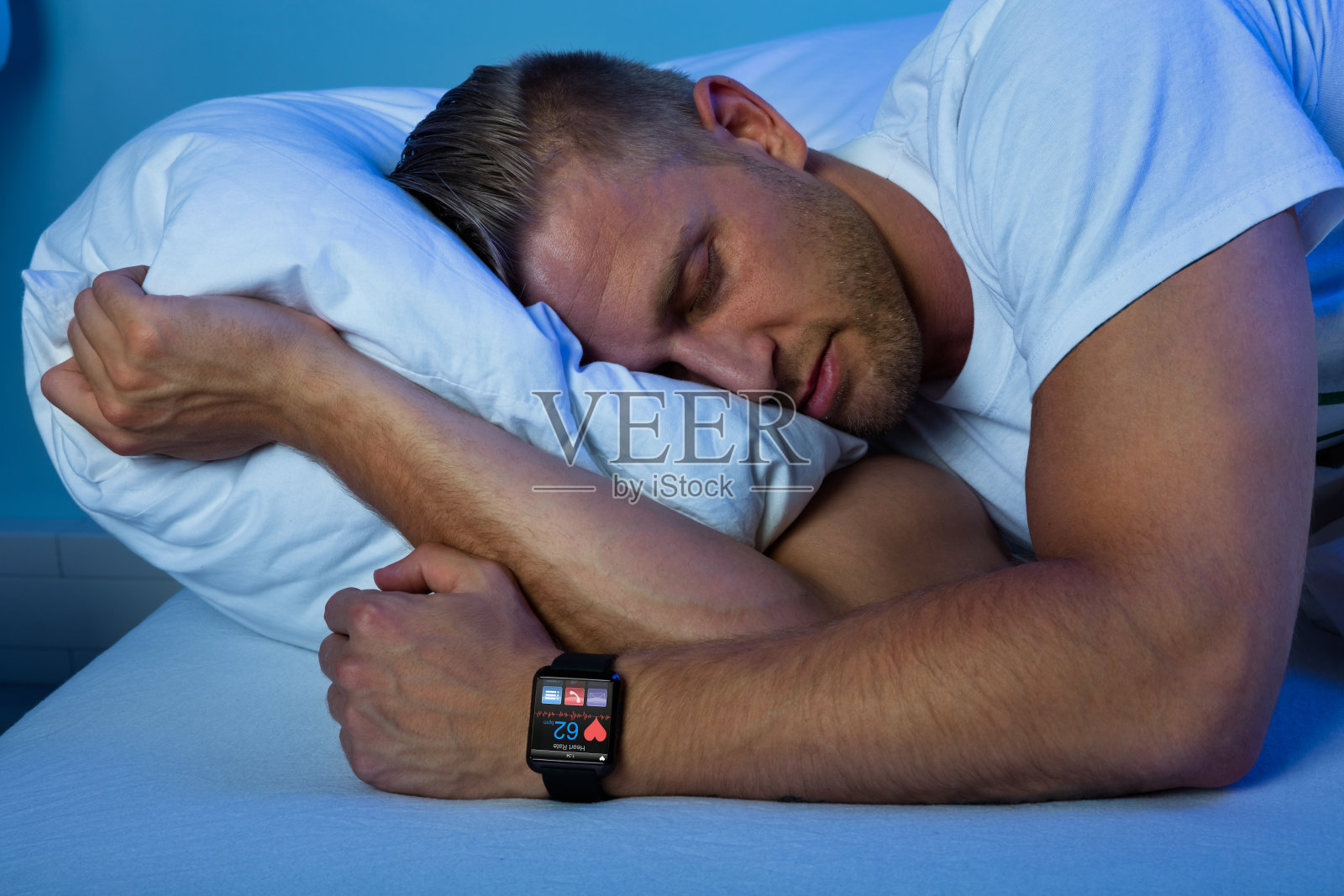 熟睡睡觉的年轻男子图片素材_免费下载_jpg图片格式_VRF高清图片500701101_摄图网