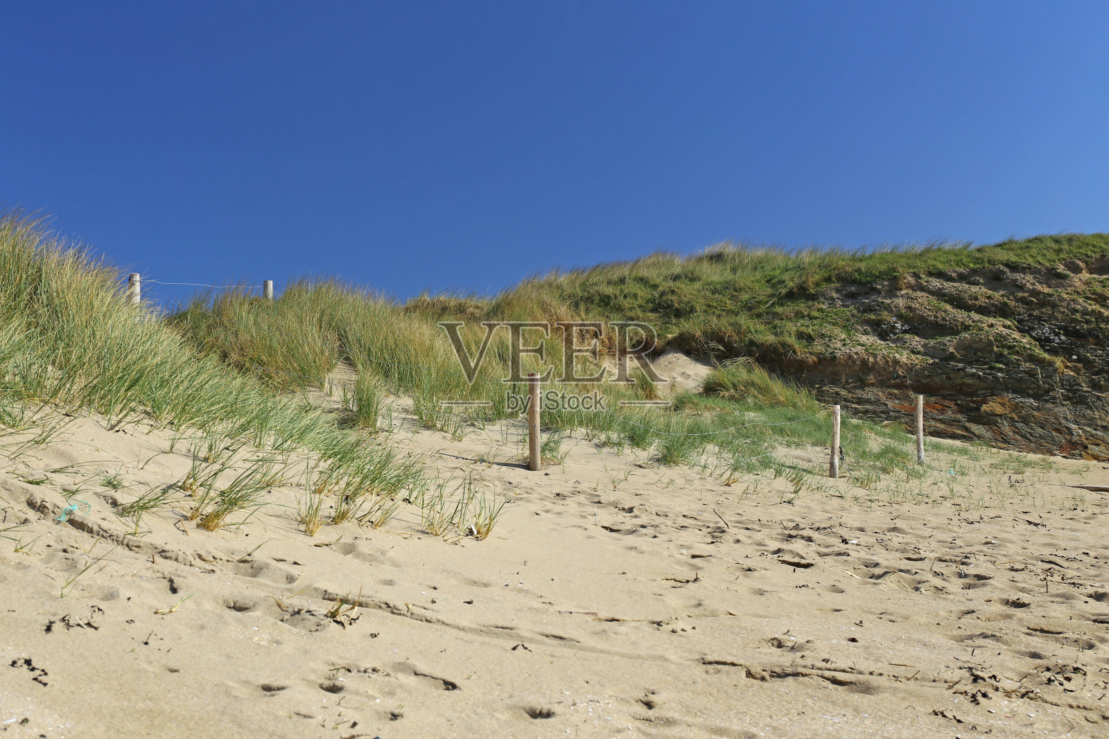 法国布列塔尼大西洋海滩上的沙丘照片摄影图片