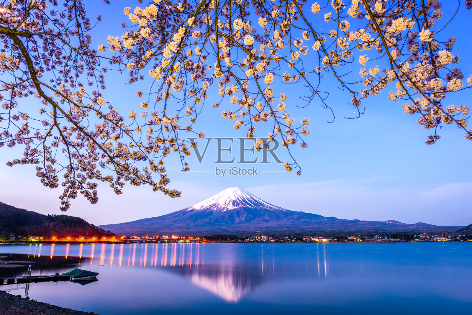 富士山的春天照片摄影图片