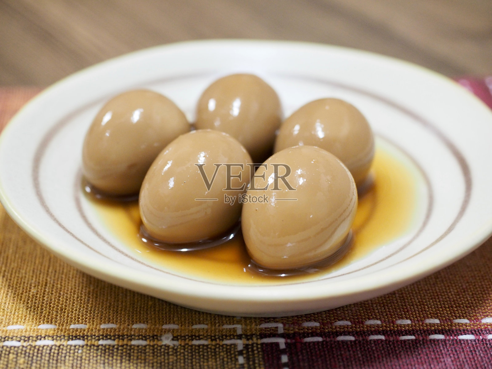 亚洲食品酱油鹌鹑蛋照片摄影图片