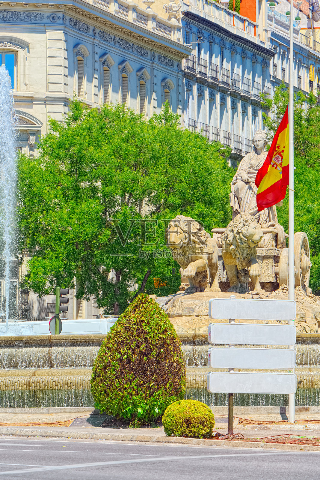 Cibeles喷泉(Fuente de La Diosa Cibeles, Fontano Cibelo)和马德里市中心的Cibeles广场。照片摄影图片