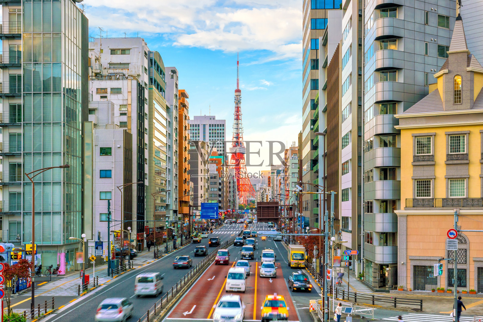 东京城市街景与东京塔照片摄影图片