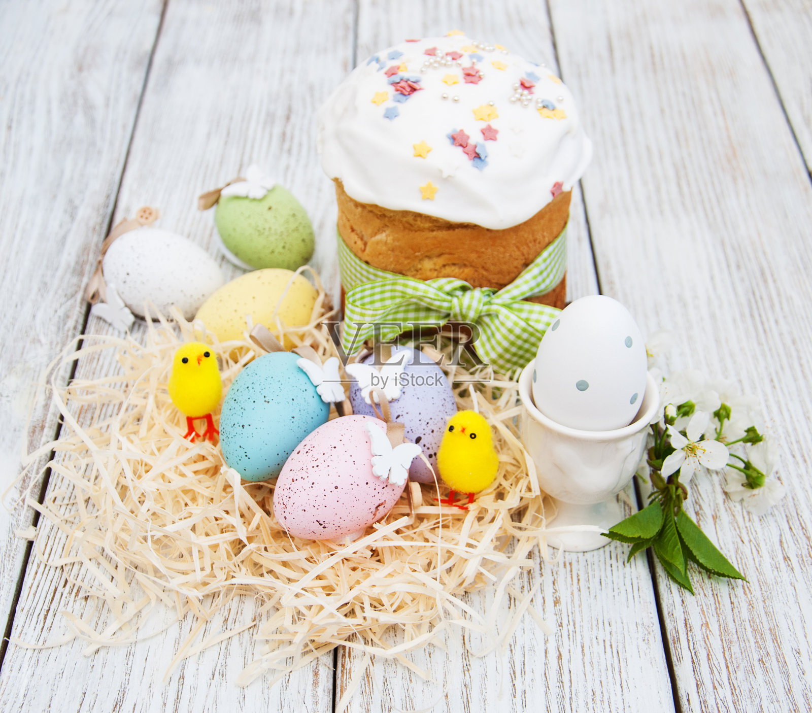 复活节面包和鸡蛋照片摄影图片