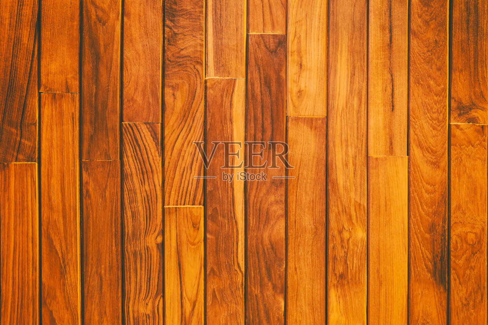 抽象质朴的表面深色木桌纹理背景。近景质朴的深色墙壁由白色木桌板纹理制成。质朴的深色木桌纹理背景空模板为您的设计。照片摄影图片