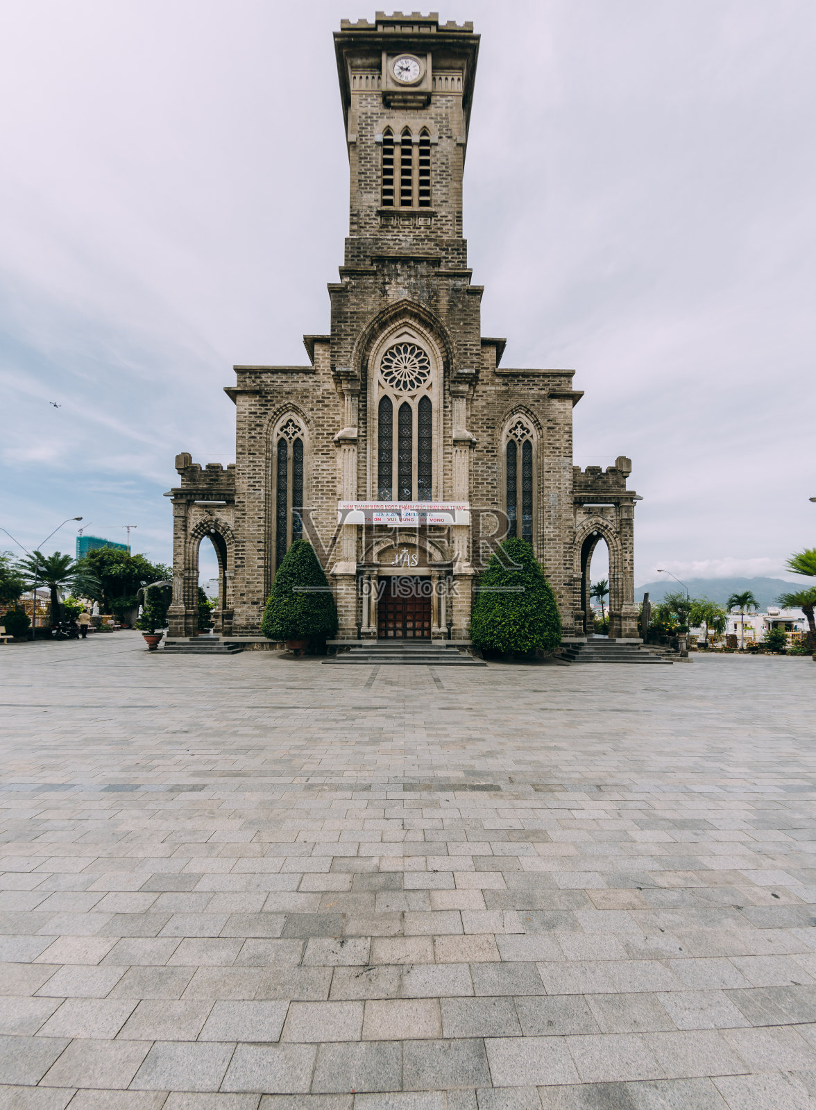 越南芽庄的石头大教堂照片摄影图片