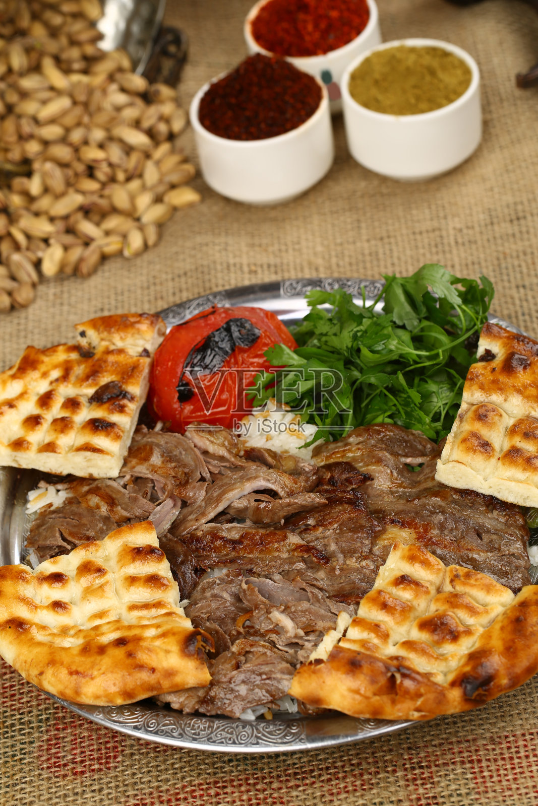 土耳其食物烤肉盘照片摄影图片