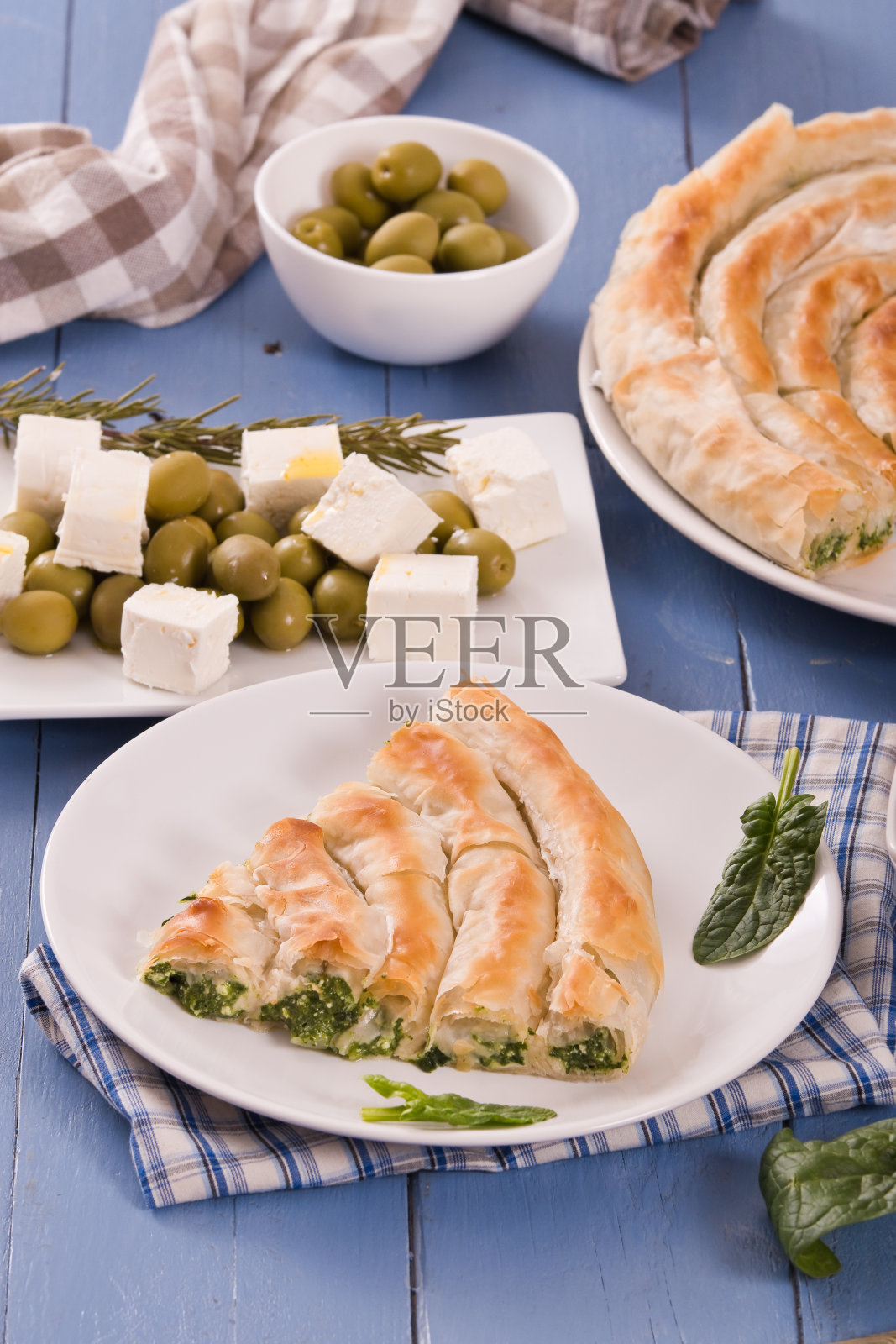 希腊菠菜派。照片摄影图片