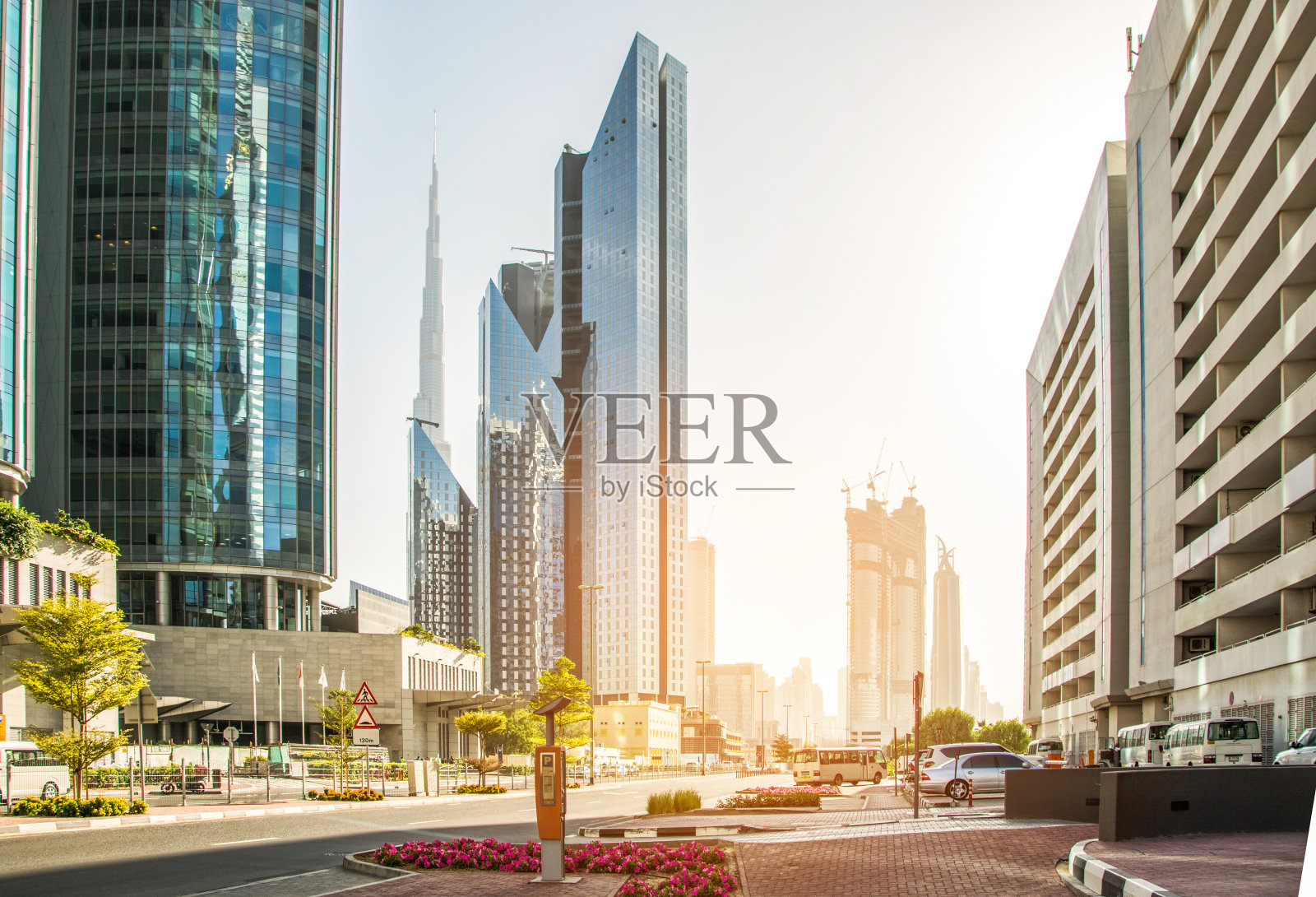 迪拜市中心摩天大楼的美景，阿拉伯联合酋长国照片摄影图片