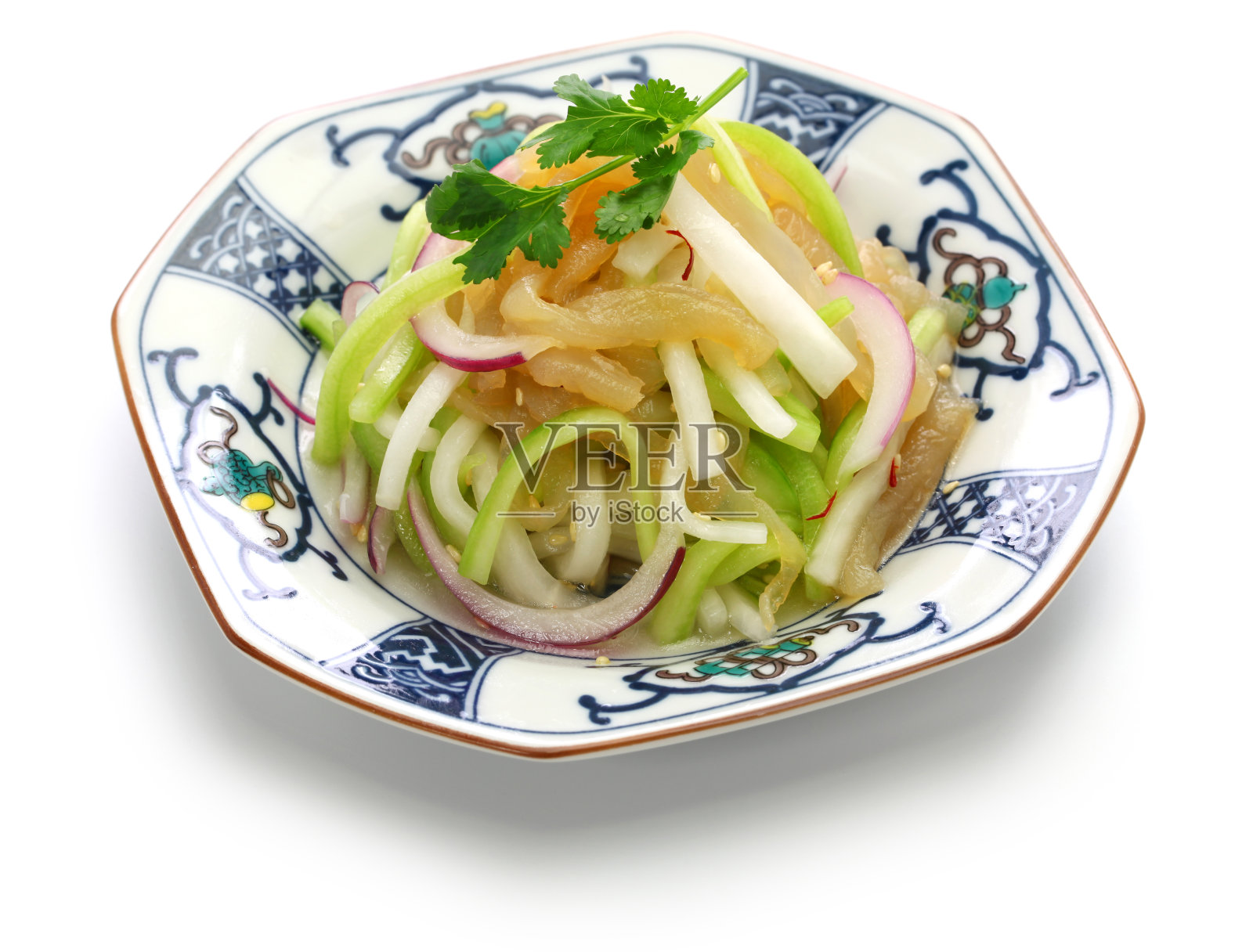 海蜇色拉，中餐，凉菜孤立在白色背景上照片摄影图片