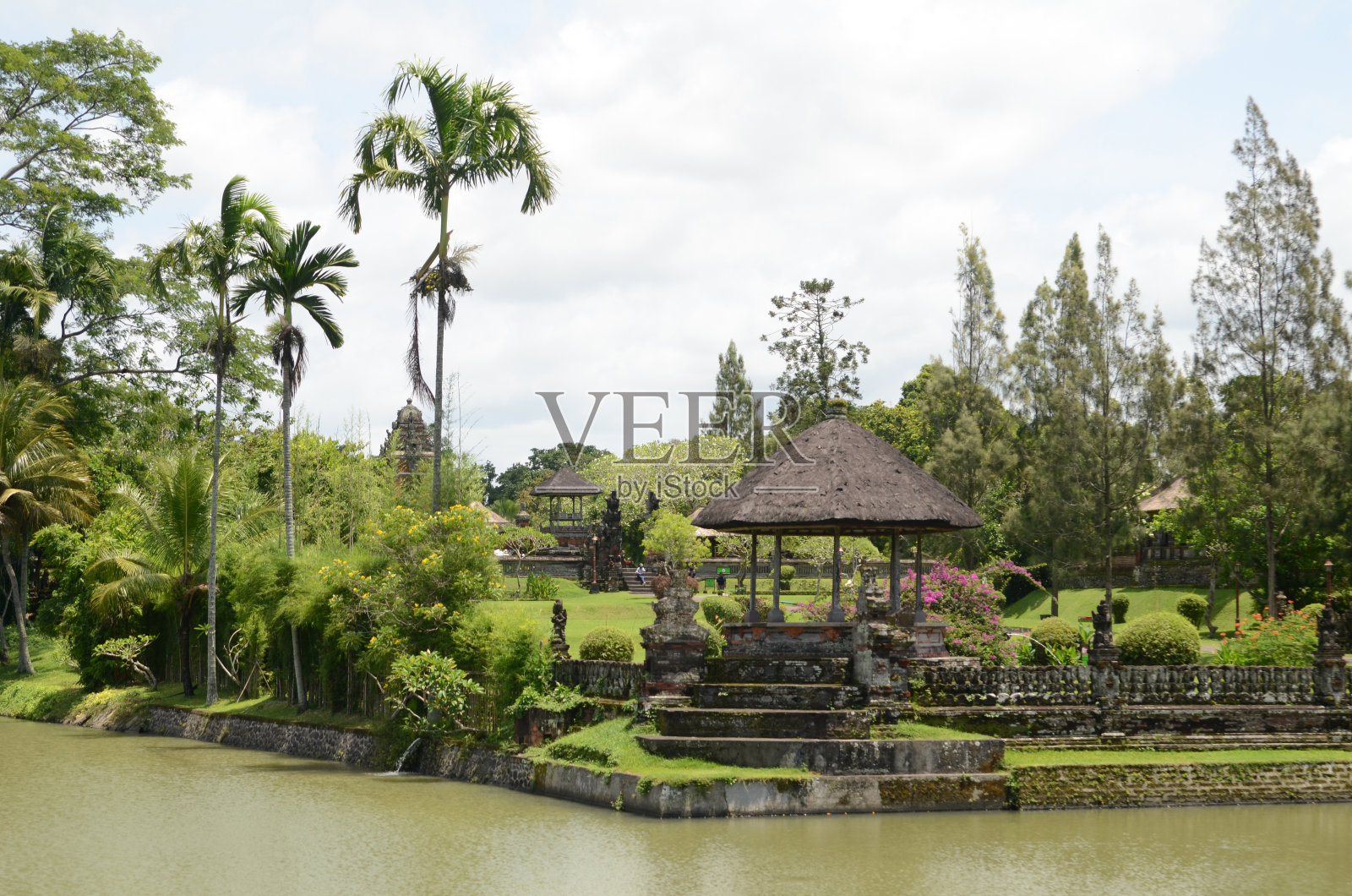 塔曼阿云寺，巴厘岛蒙维帝国的皇家寺庙照片摄影图片