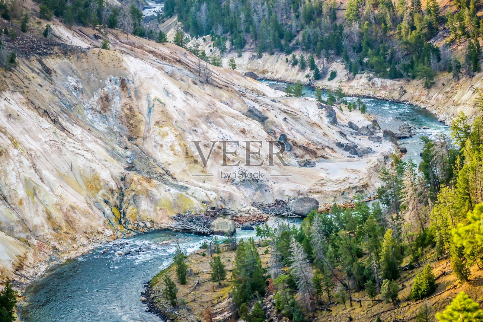 怀俄明州著名的黄石大峡谷照片摄影图片
