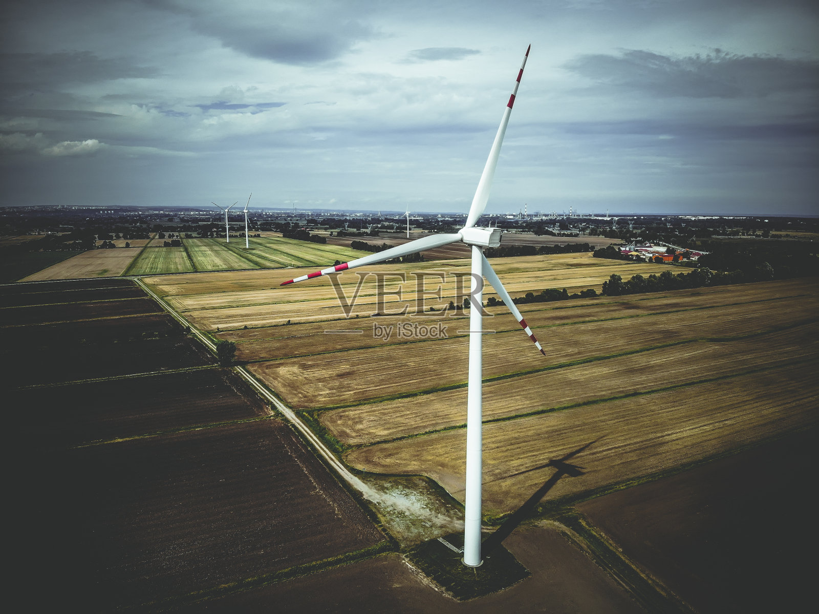 风力涡轮机可再生能源鸟瞰图照片摄影图片