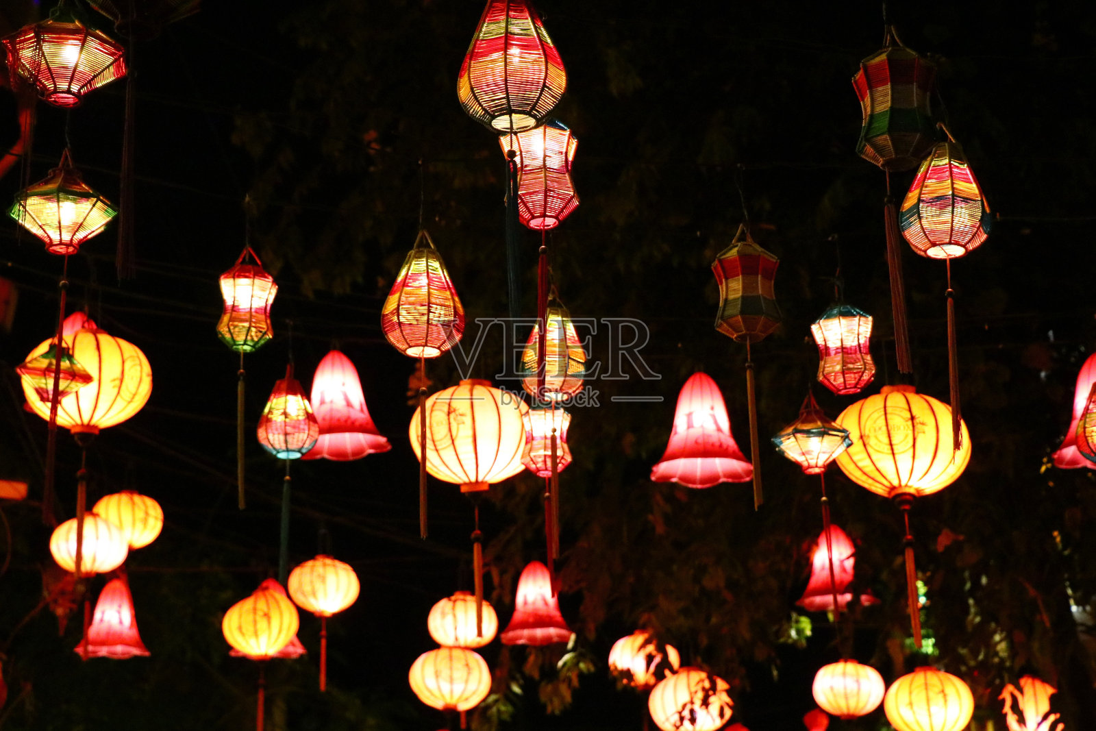 晚上会安与灯饰-越南亚洲照片摄影图片