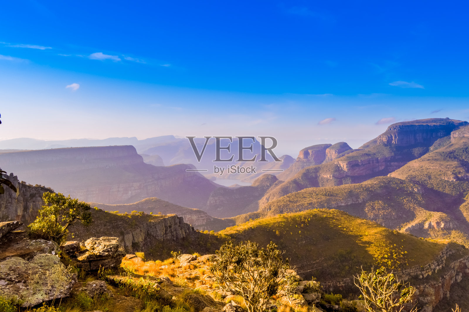 风景如画的布莱德河峡谷和三个rondavels在巴拿马路线在南非普马兰加萨比照片摄影图片