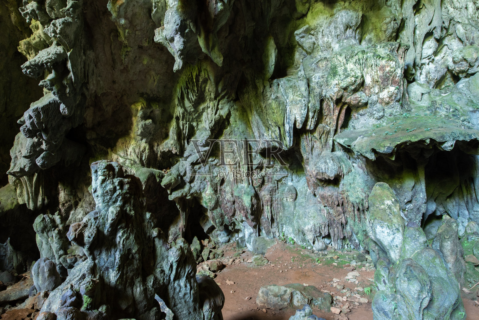 Tham Luang - Khun Nam Nang Non 是 Tham Luang'u2013Khun Nam Nang Non 森林公园的洞穴系统，位于泰国清莱 Doi Nang Non 山脉 Pong Pha照片摄影图片