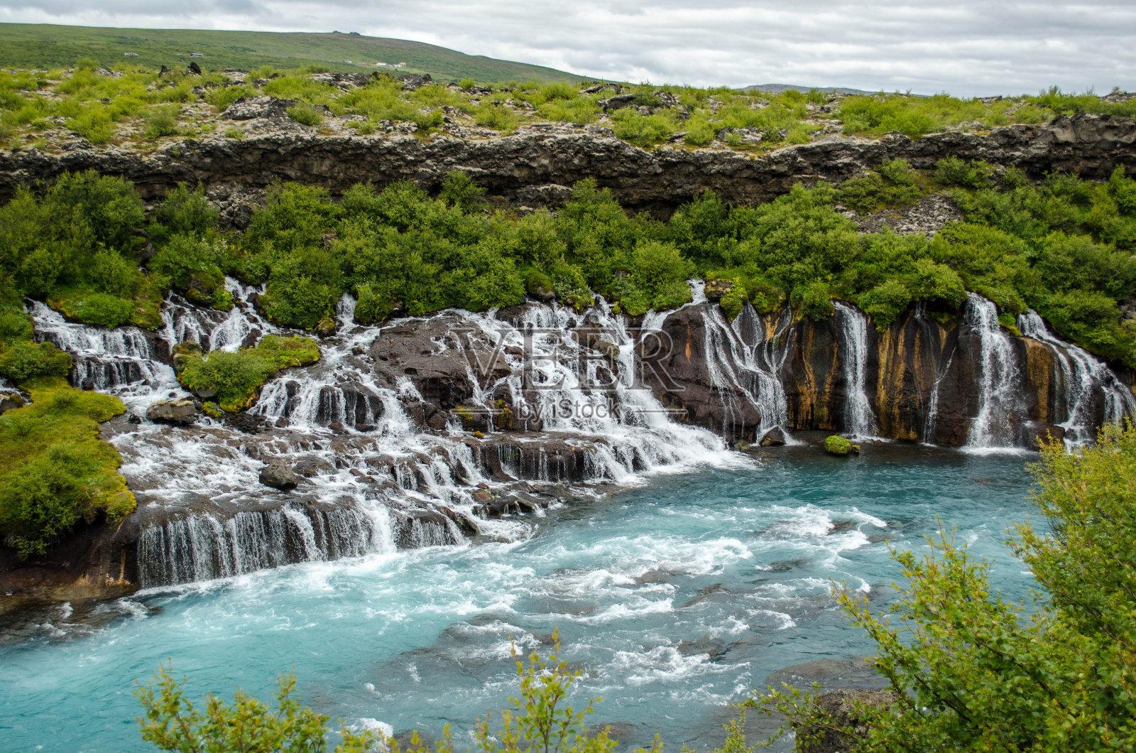 冰岛的hraunfosar瀑布照片摄影图片