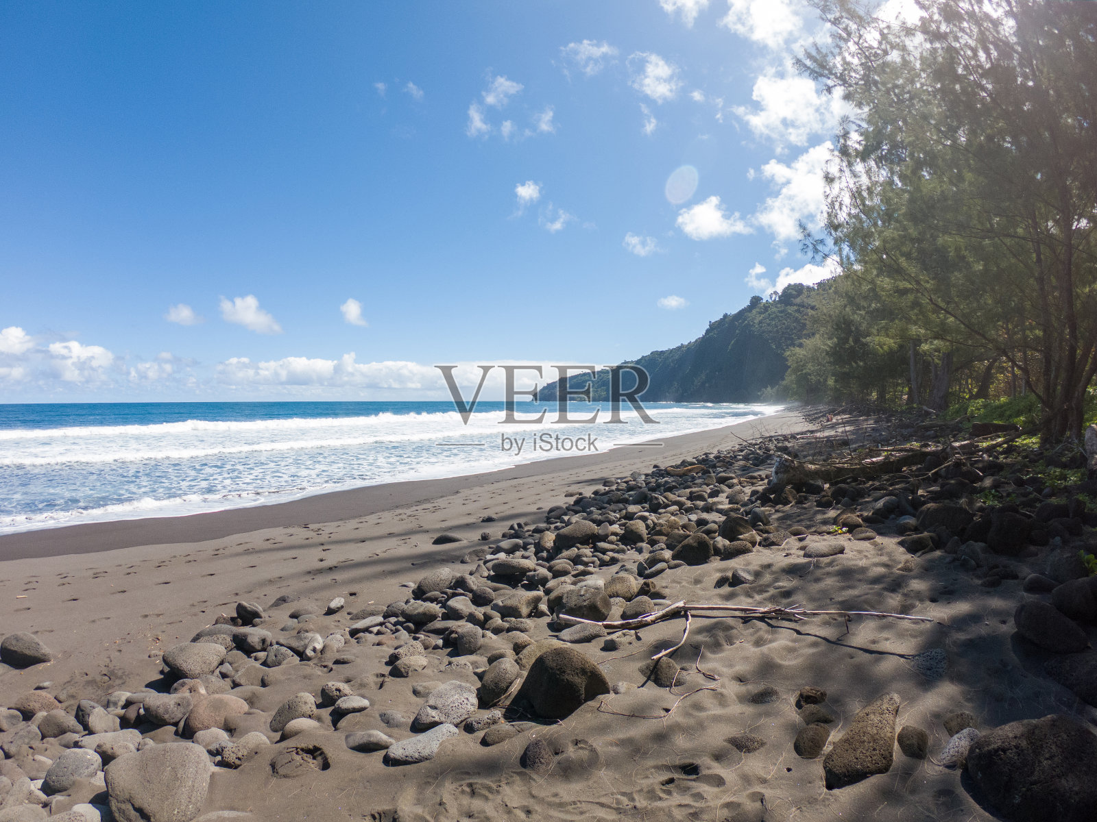 夏威夷海滩上的Waipi'o山谷照片摄影图片