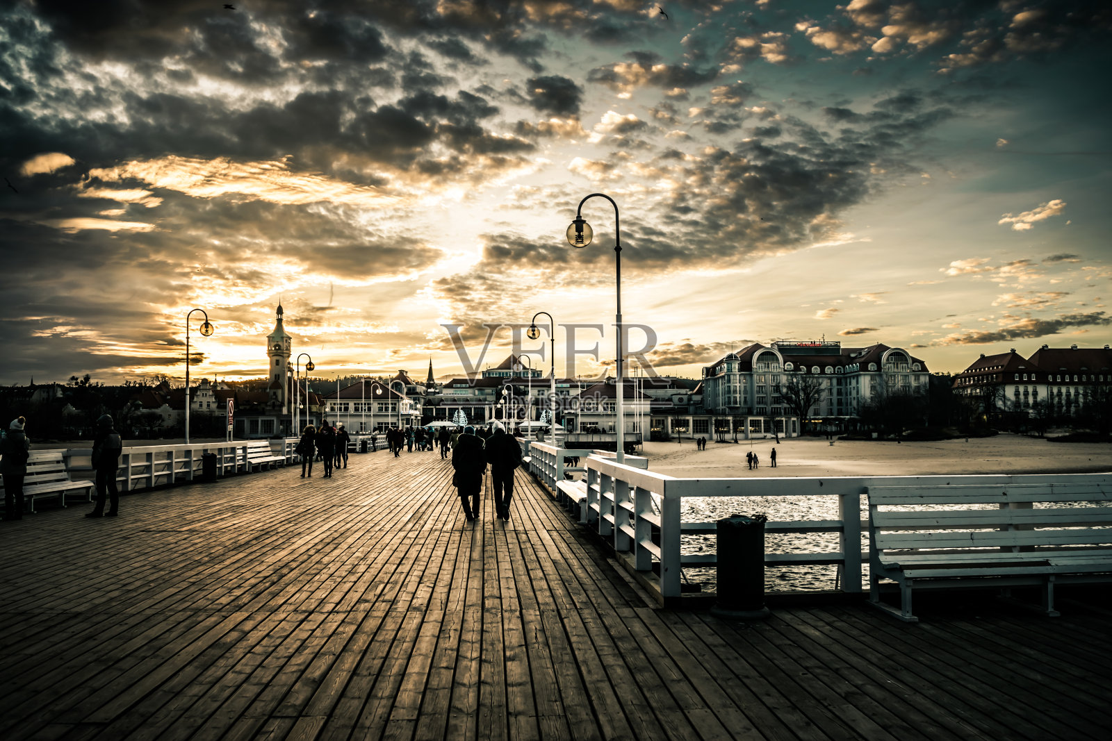 日落时分的索波特码头照片摄影图片