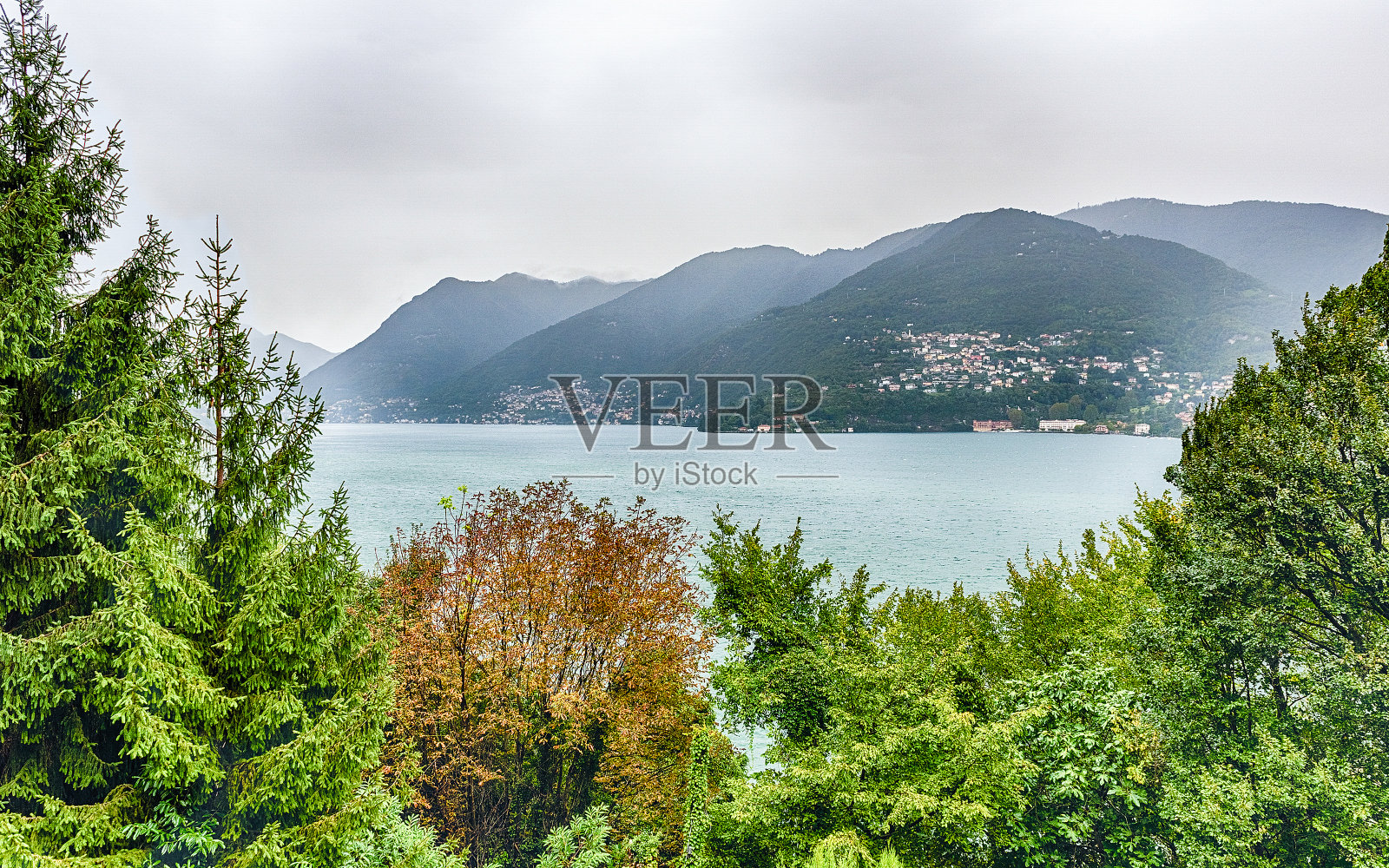 风景优美的科莫湖，意大利照片摄影图片