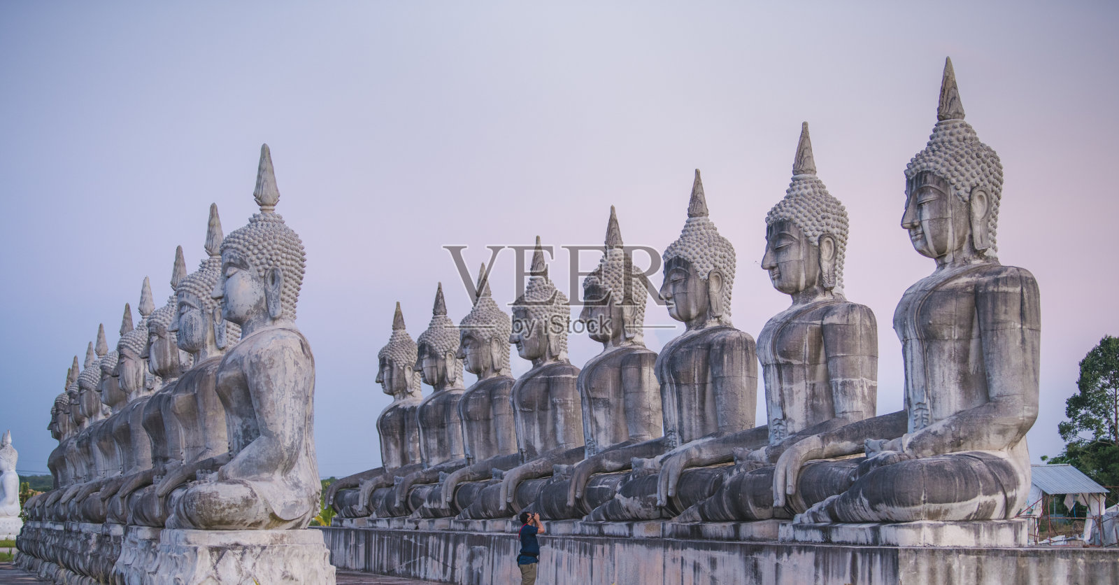 泰国那空寺的佛像群照片摄影图片