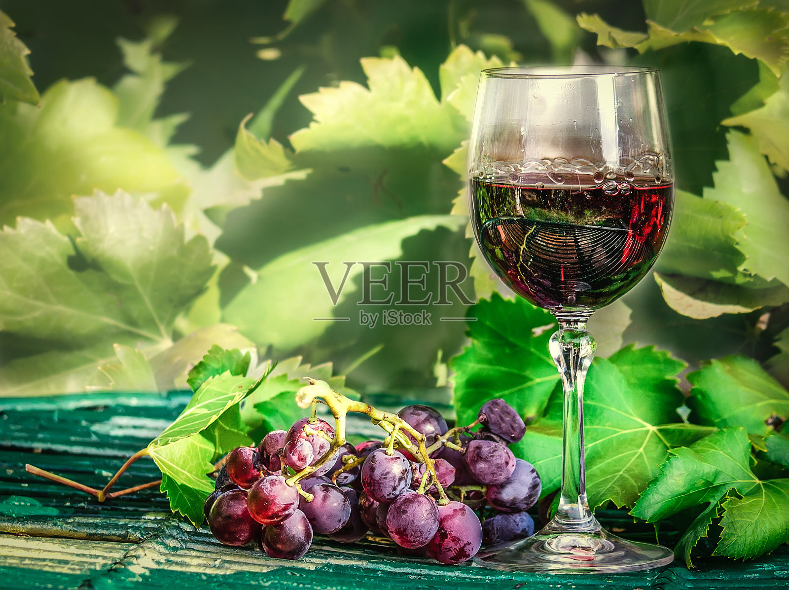 红葡萄和葡萄酒照片摄影图片