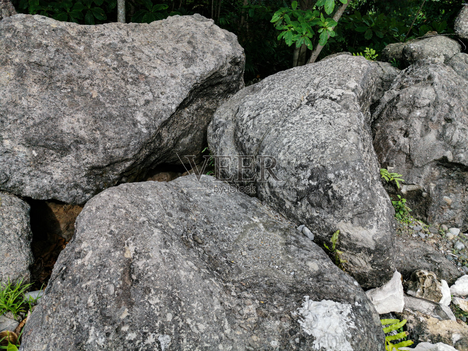 公园地面大石头的纹理照片摄影图片