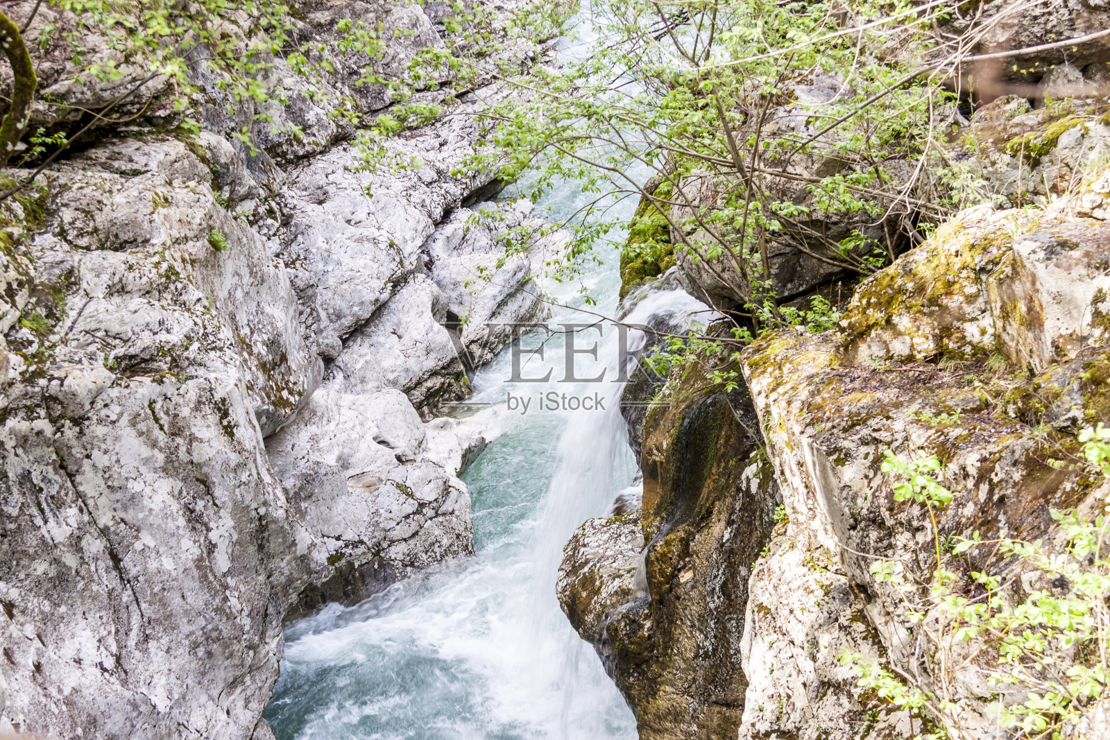 韦利卡科里塔是一条索斯河 - 斯洛文尼亚。照片摄影图片