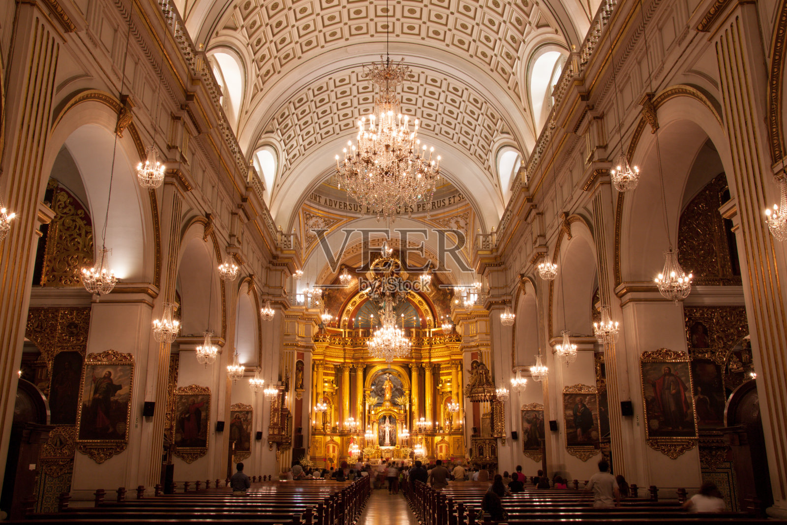 2011年3月5日，利马市中心的圣佩德罗教堂照片摄影图片