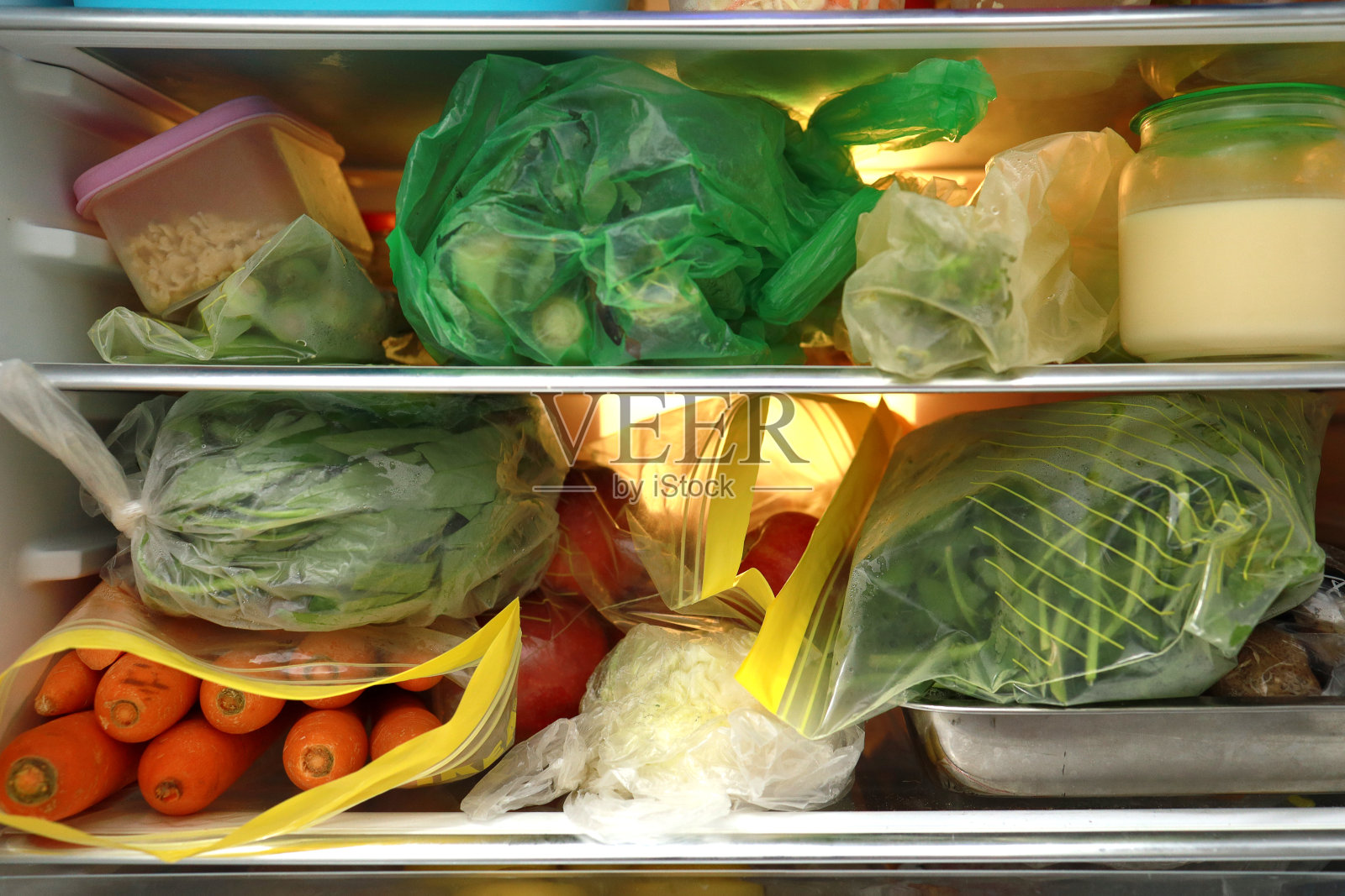 冰箱里的食物照片摄影图片