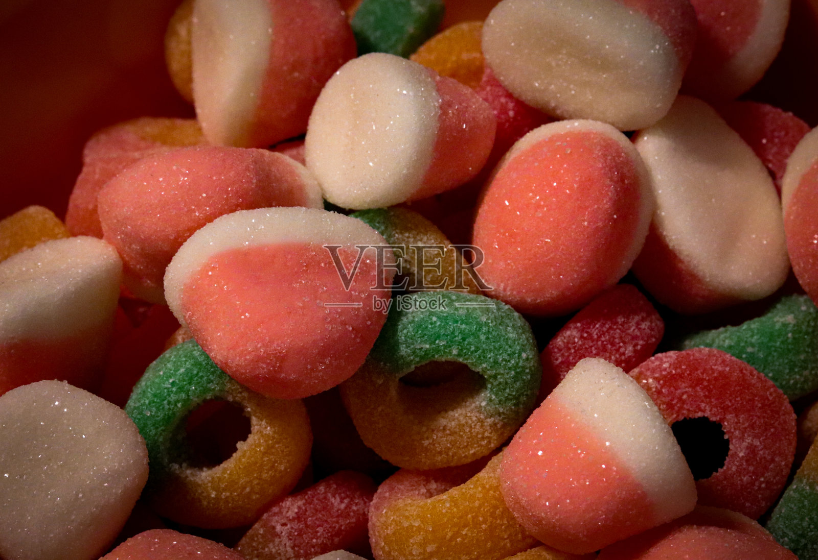 不同类型的糖果，给一个美丽的颜色的形象。照片摄影图片