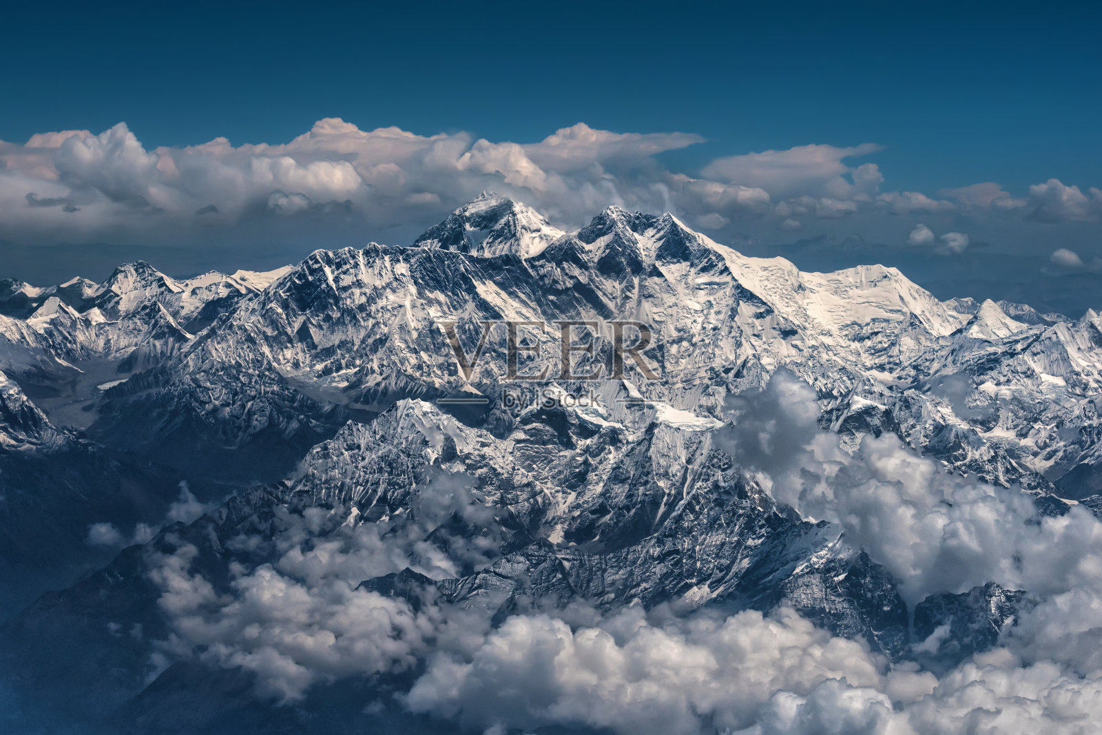喜马拉雅山-珠穆朗玛峰地区的观点照片摄影图片