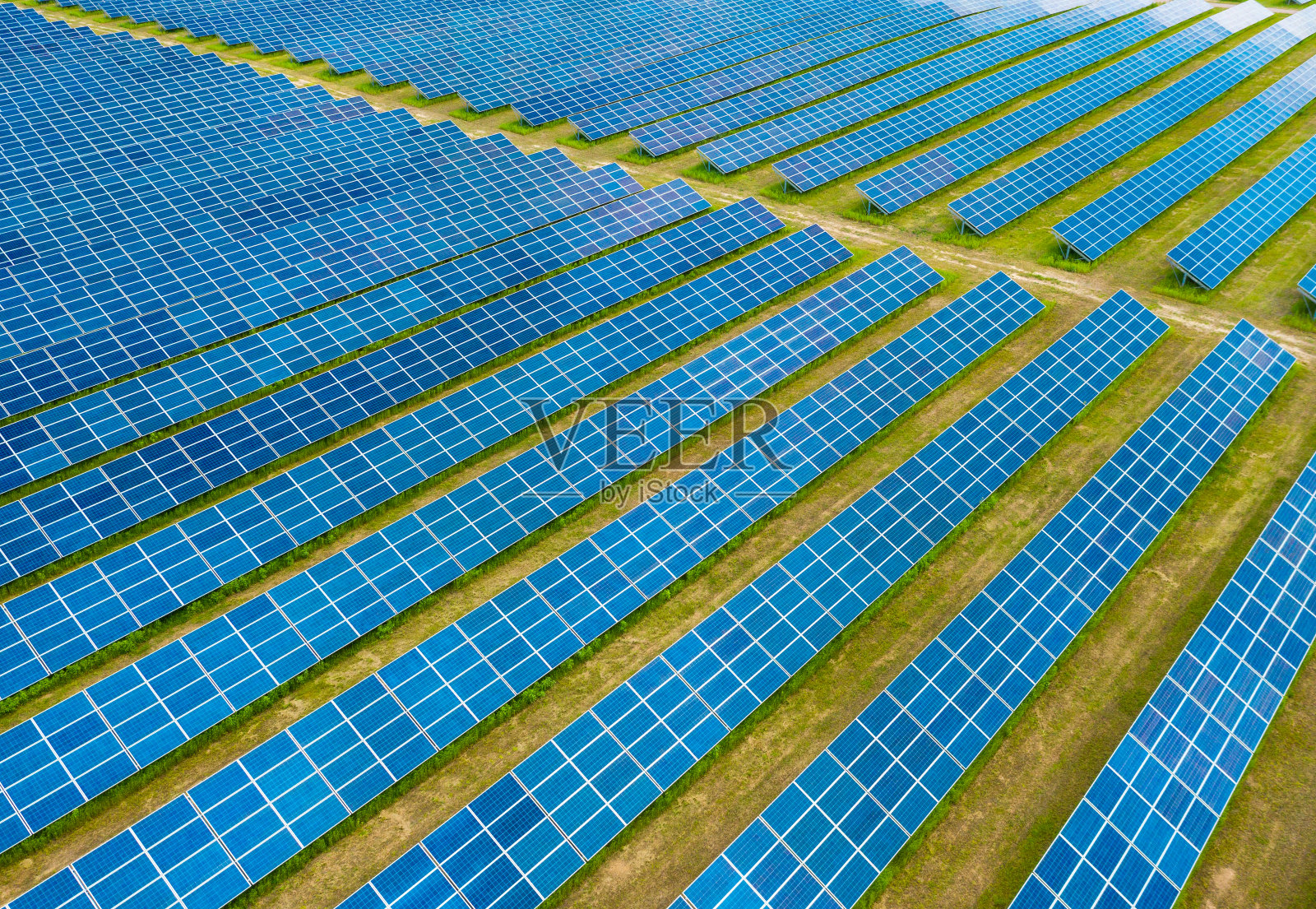 可再生能源，太阳能发电厂照片摄影图片