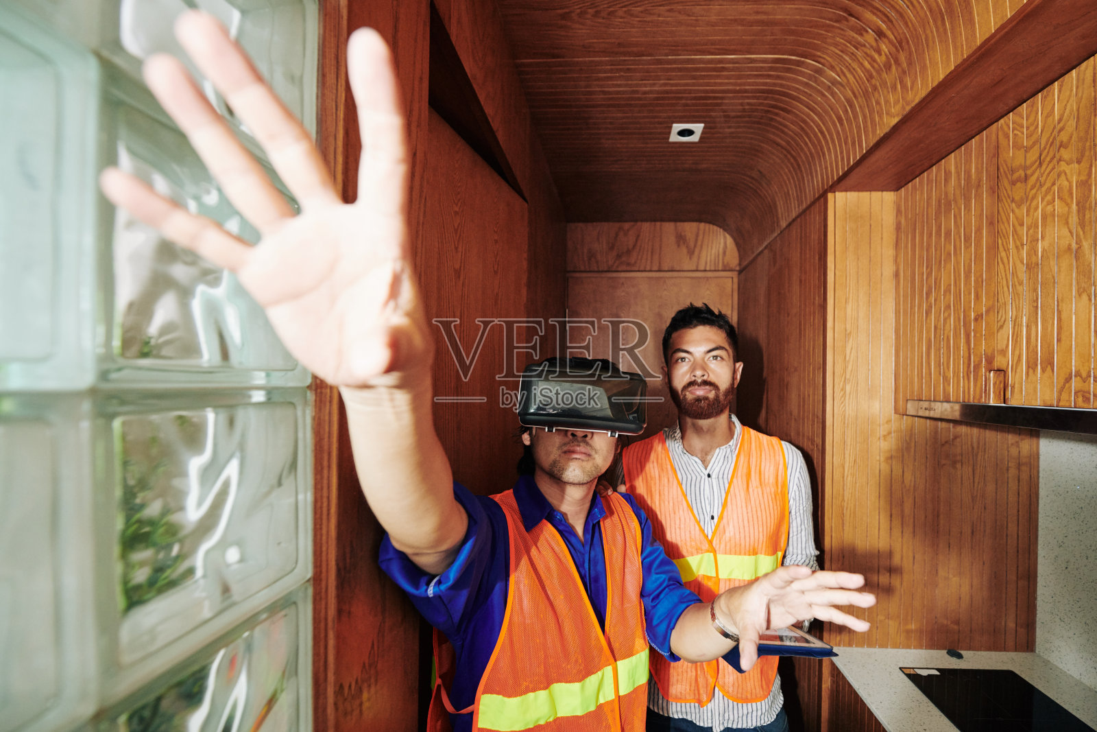 建筑工人测试虚拟现实照片摄影图片