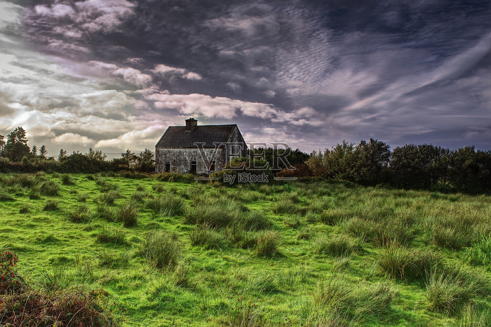 爱尔兰废弃的老房子照片摄影图片