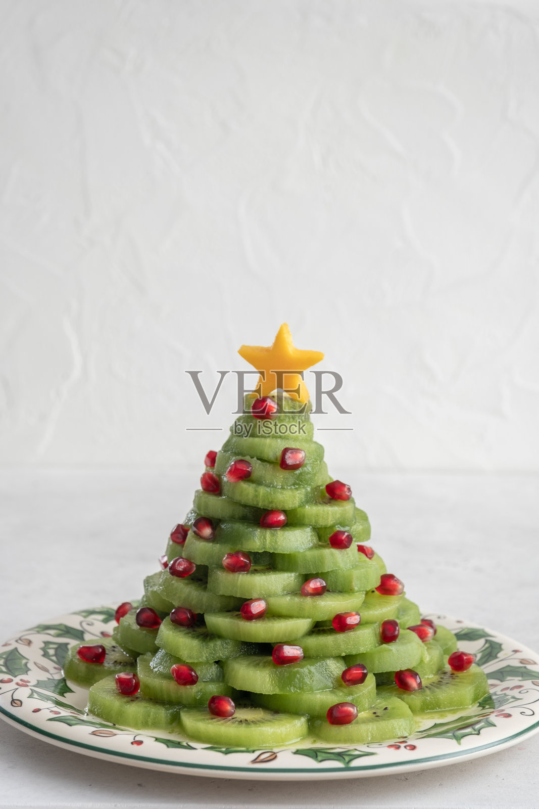 圣诞树水果沙拉照片摄影图片