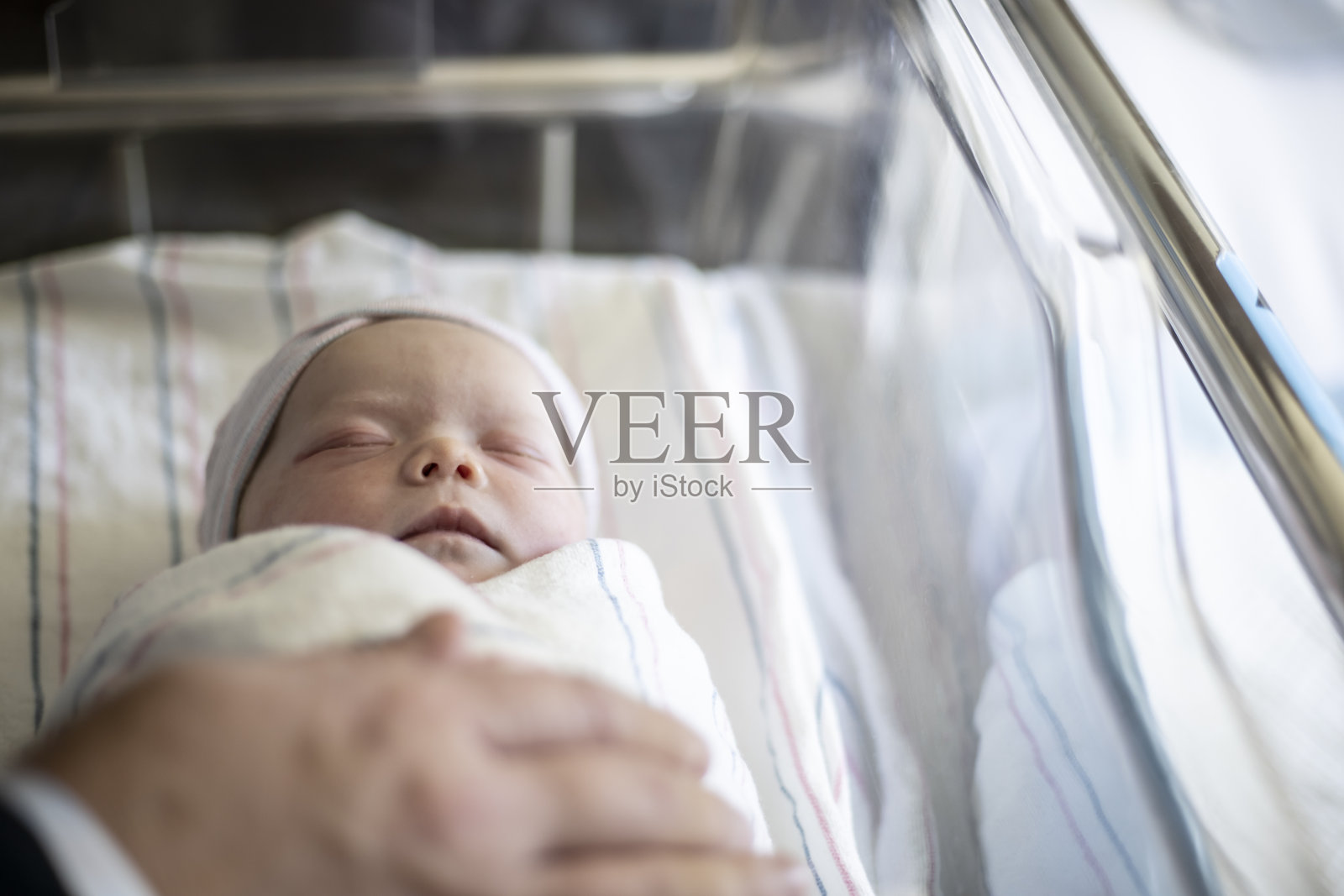 新出生的婴儿照片摄影图片