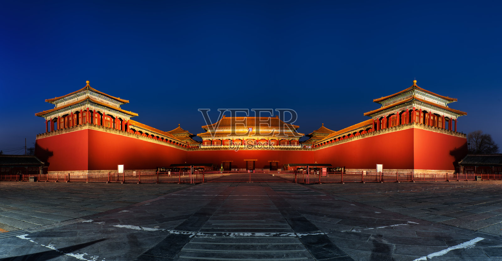 紫禁城夜景，位于中国北京照片摄影图片
