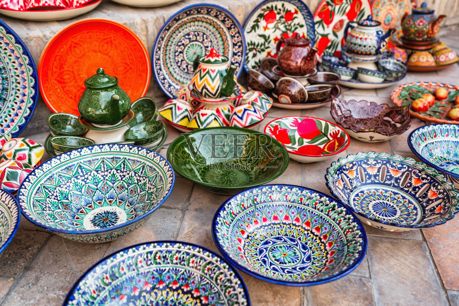 乌兹别克斯坦传统陶器手工陶瓷布哈拉集市照片摄影图片