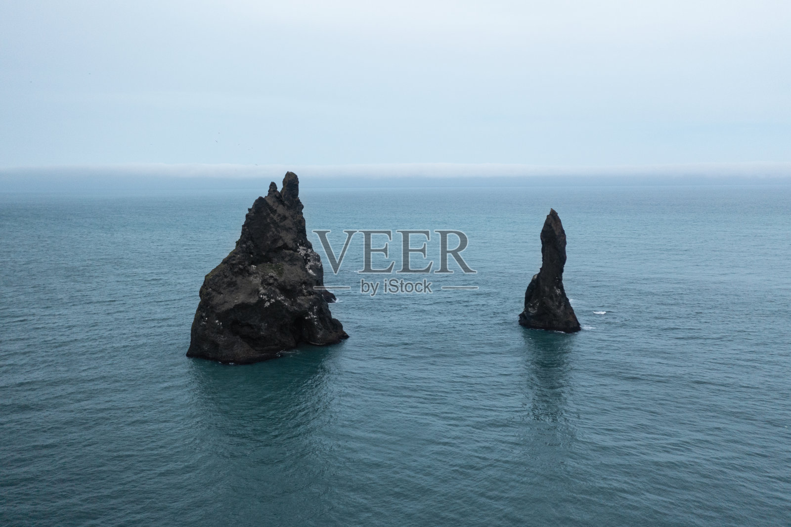 Reynisdrangar Sea Stacks无人机视图Vik i Myrdal悬崖冰岛照片摄影图片