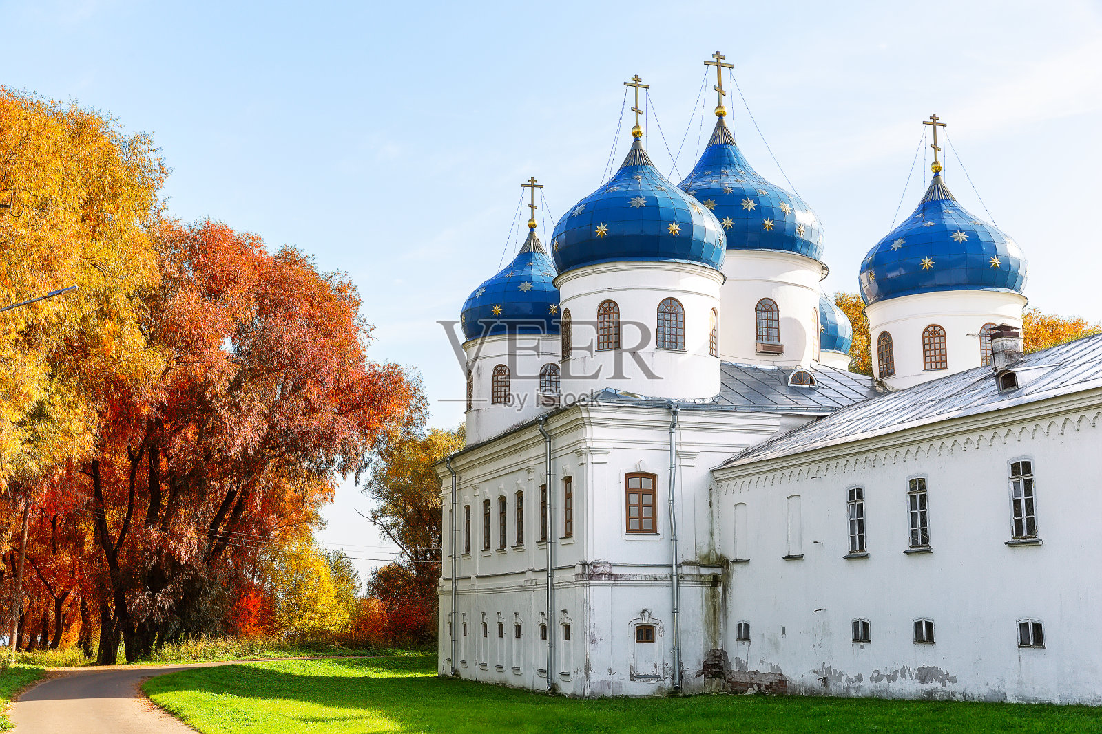 圣乔治修道院或尤里耶夫修道院是俄罗斯最古老的修道院，位于俄罗斯联邦的诺夫哥罗德。照片摄影图片